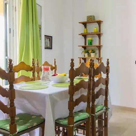 Holiday San Stefano بيت للعطل *